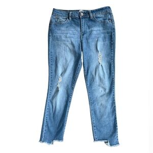 YMI Wanna Betta Butt‎ Stretchy Distressed Ankle Jeans Size: 13/31